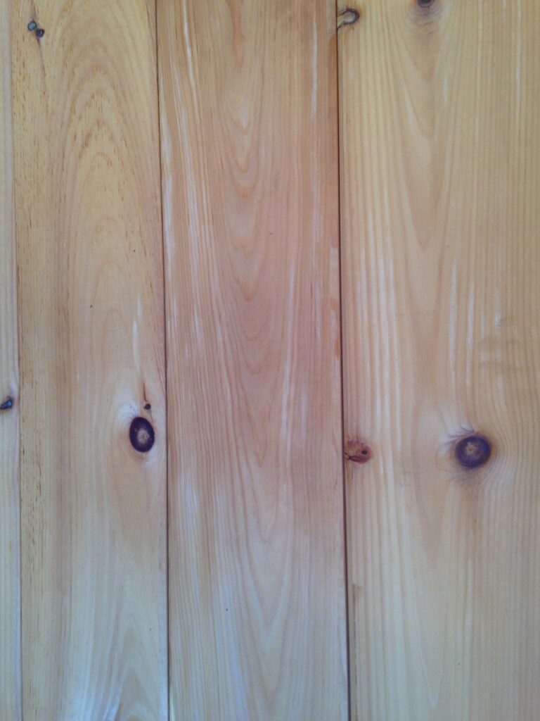 Detail-Knotty-Pine-Shiplap-Siding