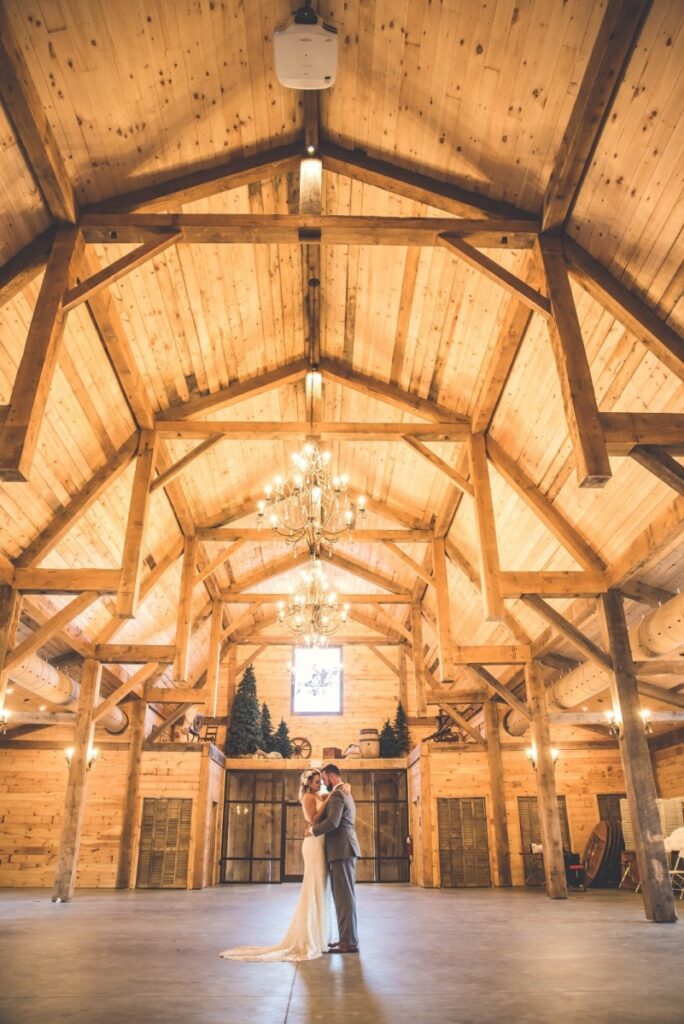 Gambrel-with-Lean-To_s-68×98-in-SC-208GG-Hammerbeam-Truss-Clear-Span-Event-Venue-Interior